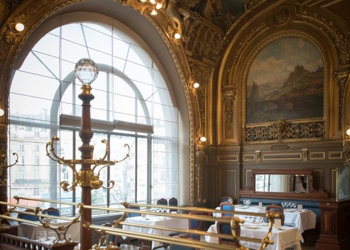 train bleu restaurant hall