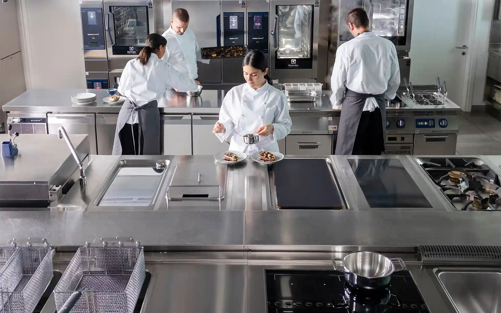 e-XP-700-900-modular-cooking-power-productivity-chefs-electrolux-professional-dim-1920x1200