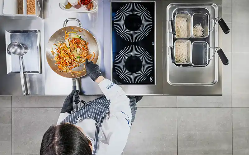 highlights-flexibility-two-sizes-e-XP-700-900-modular-cooking-electrolux-professional-dim-800x500