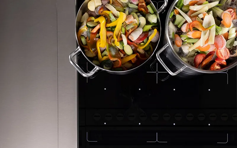 free-zone-induction-energy-saving-e-XP-700-900-modular-cooking-electrolux-professional-dim-800x500