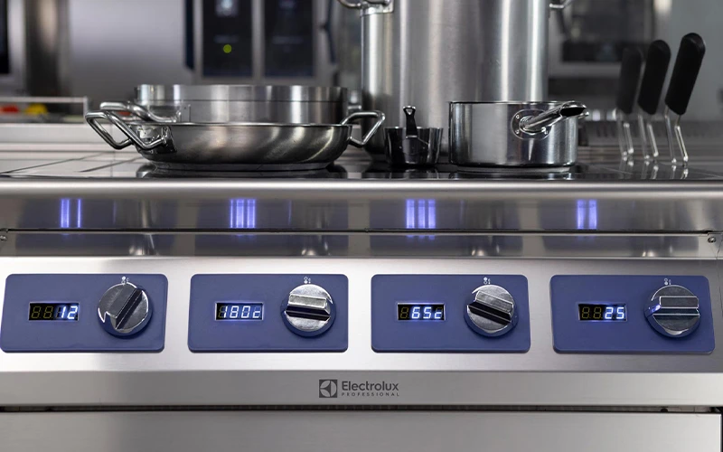 modular-cooking-digital-control-front-view-e-XP-700-900-electrolux-professional-dim-800x500