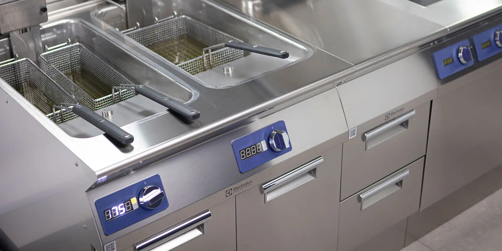 fryers-in-well-cooking-e-XP-700-900-electrolux-professional-dim-1600x800