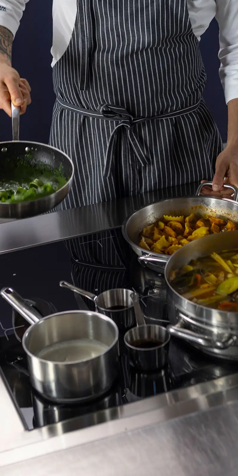 chef-free-zone-induction-indirect-cooking-e-XP_700-900-electrolux-professional-dim-800x1600