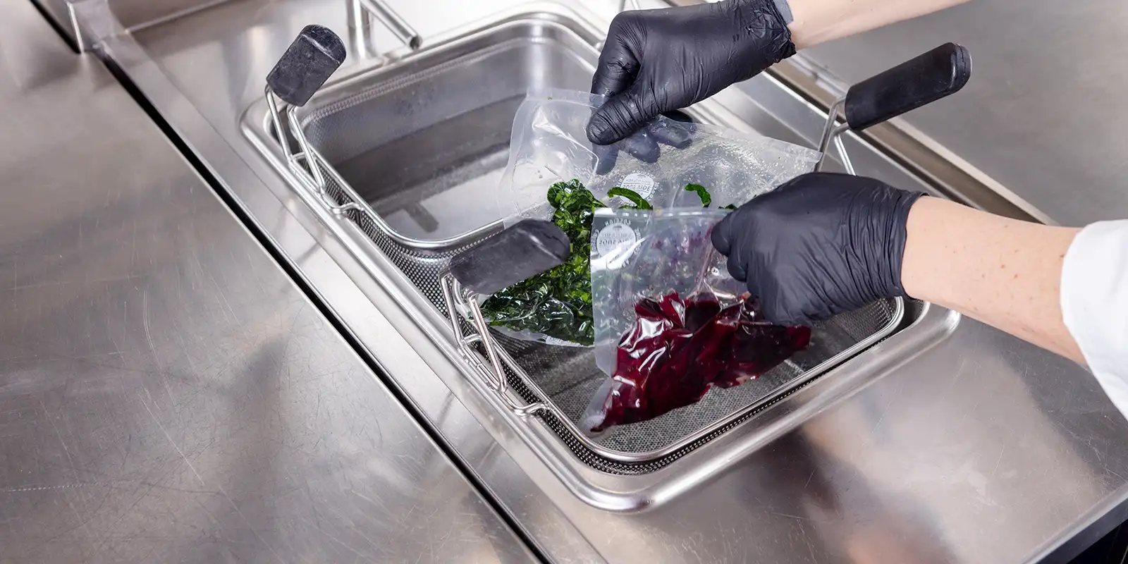 in-well-cooking-thermaline-premium-cooking-range-electrolux-professional-dim-1600x800